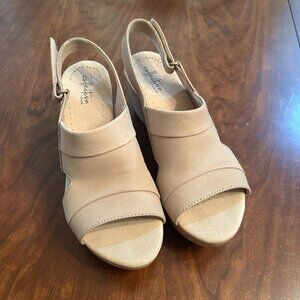 NWT - Clarks Annadel Ivory Wedge